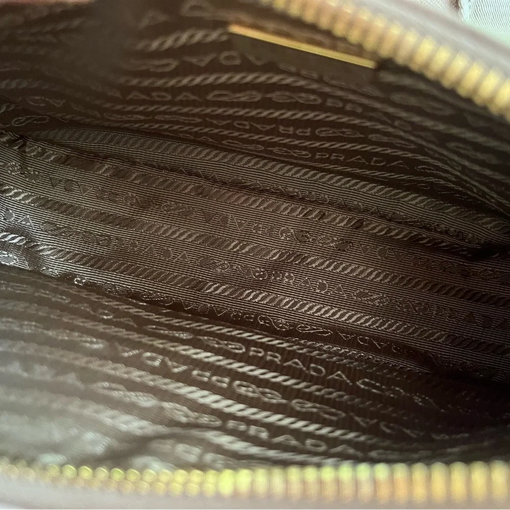 Gorgeous Prada 2005 reedition leather bag - Picture 3 of 10